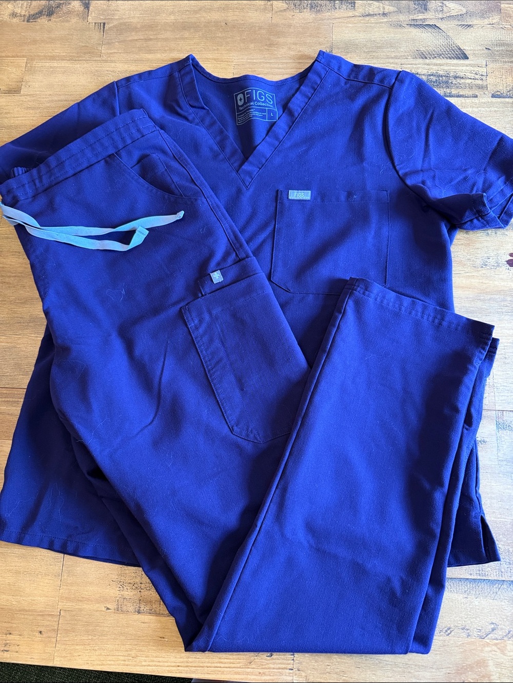 Figs Purple Women's Short Sleeve Scrub Top & Pants